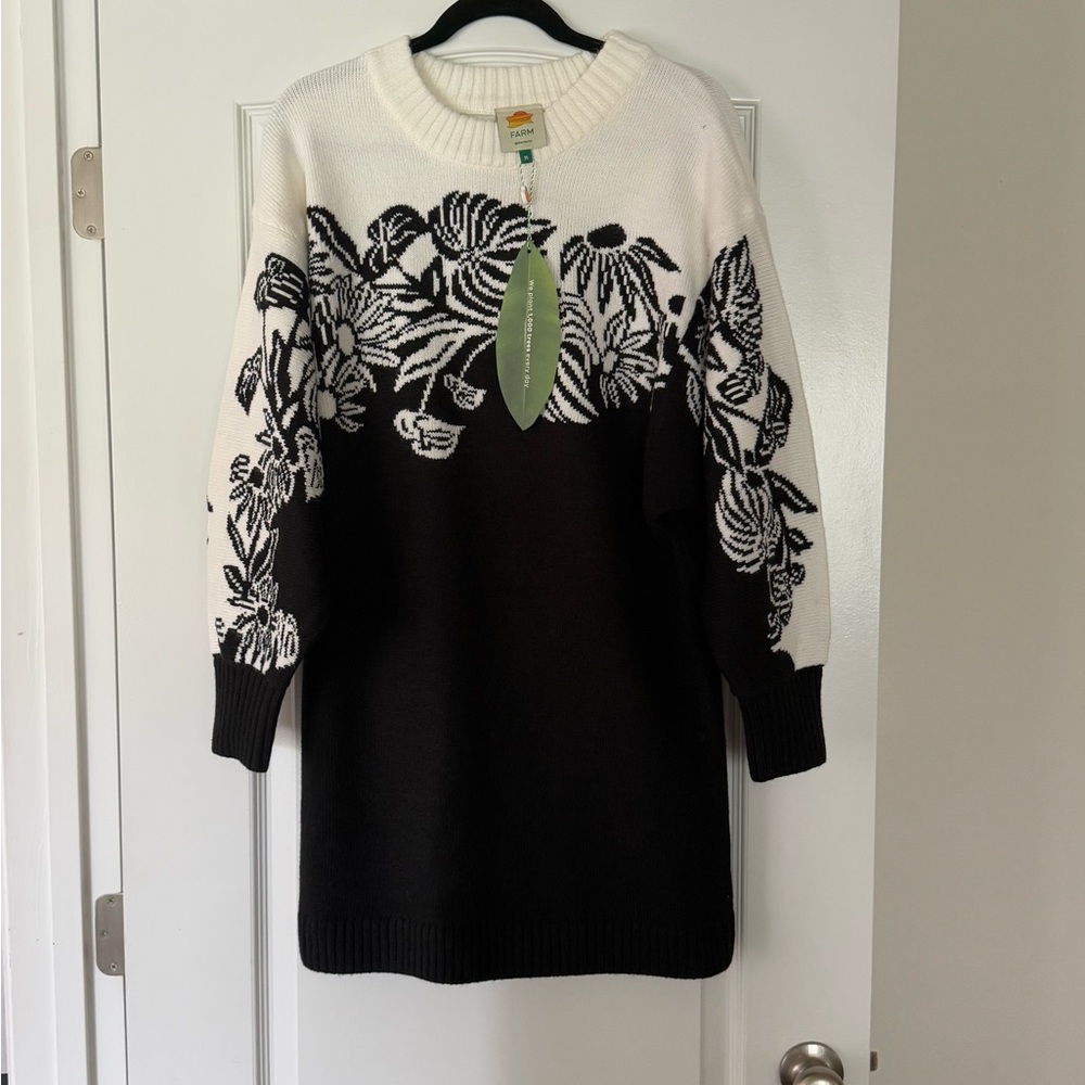 FARM RIO Surreal Garden Knit Sweaterdress Black and White Floral